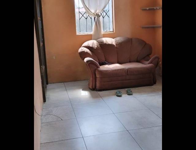 4 BEDROOM HOUSE FOR SALE IN UMLAZI